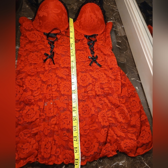 Elegant Red Lace Chemise - Picture 9 of 15